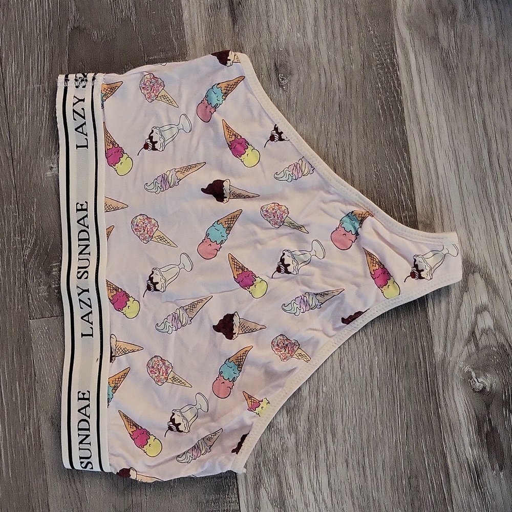 Pop underwear